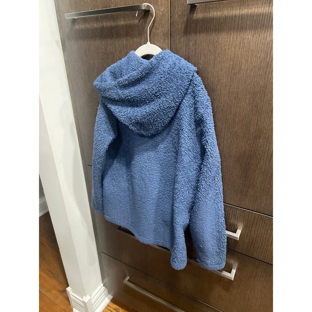 Patagonia Girls' Los Gatos Hoody in a blue/gray color girls large‎